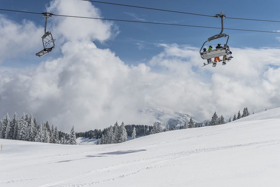 Skifahrer-auf-Lift_Wilder-Kaiser_Foto-Peter-von-Felbert-(1)©danielreiterpetervonfelbert